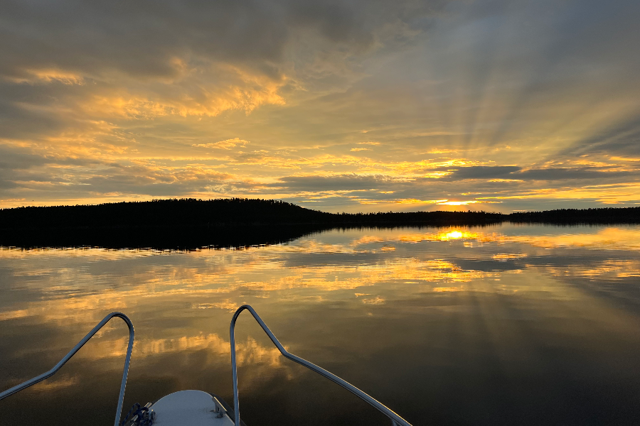 Midnight sun & sunset cruises on Lake Inari