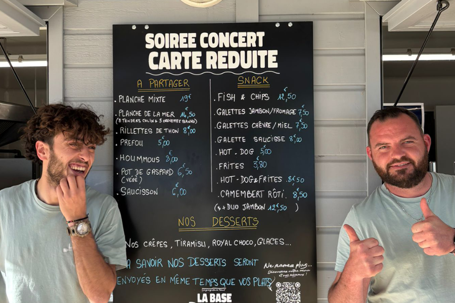 Romain et Yann, avec notre carte réduite pour les animations