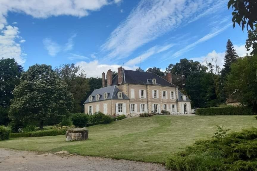 MANOIR DE CURTY