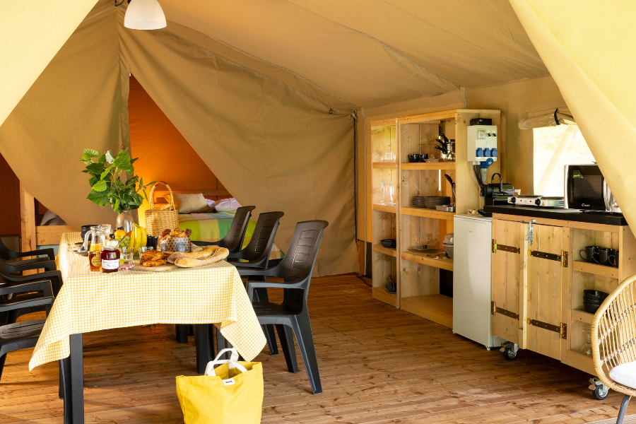 CAMPING SAINTES GRANDES RIVES