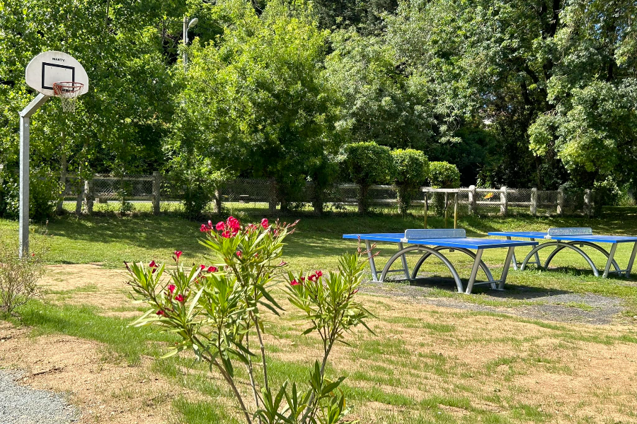 CAMPING SAINTES GRANDES RIVES