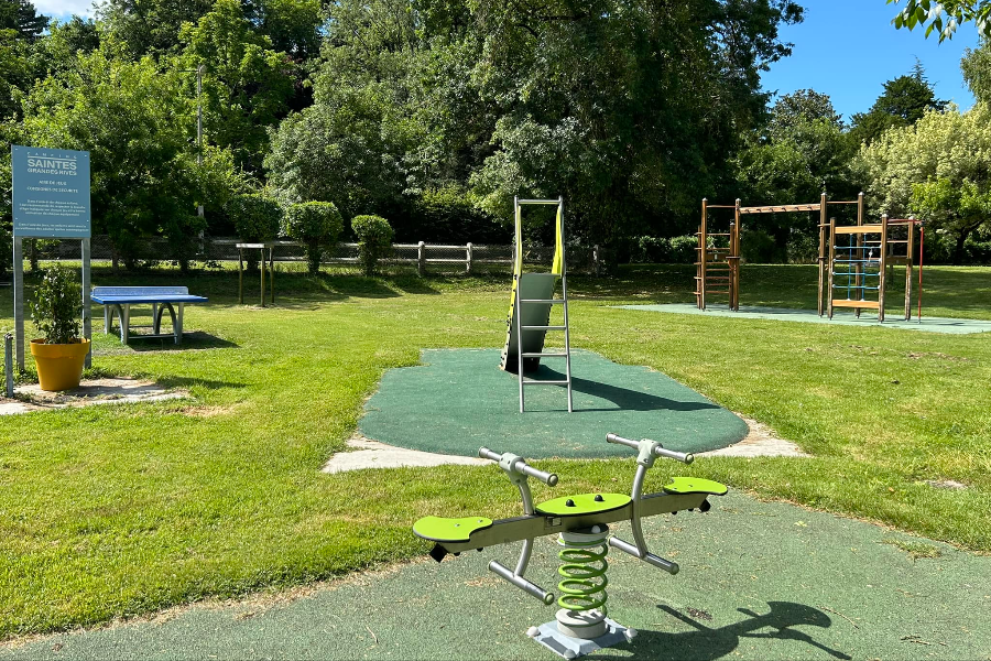 CAMPING SAINTES GRANDES RIVES