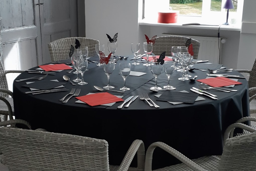 LA TABLE DU MESMEUR