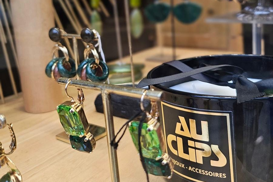 AU CLIPS