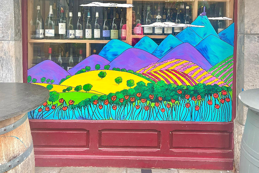 Vitrine Le Cavin Cave à Vins Bagnères de Bigorre