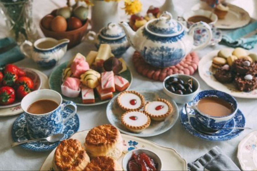 EAT & TEA TIME