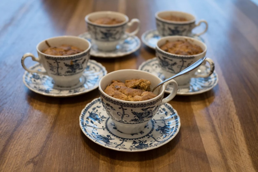 EAT & TEA TIME