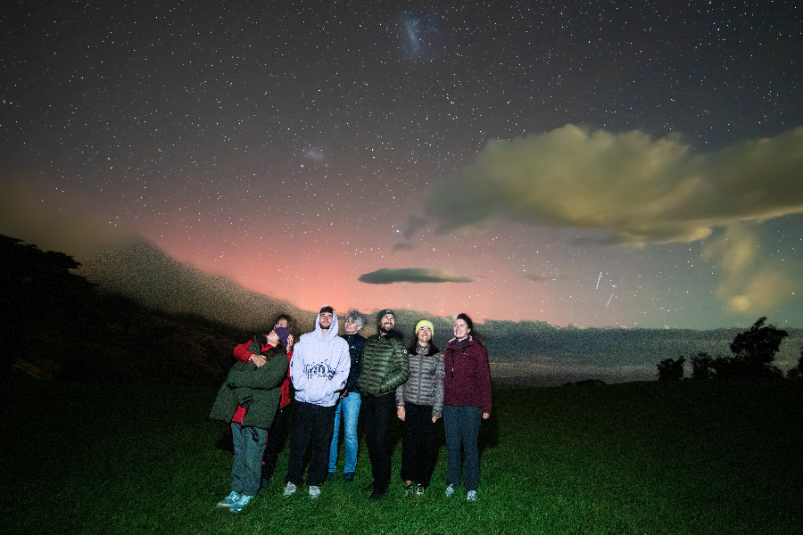 Akaroa la nuit est tout simplement magique ! Profiter des cieux étoilés incroyables et d'un soupçon d'aurore, avec un guide passionné.