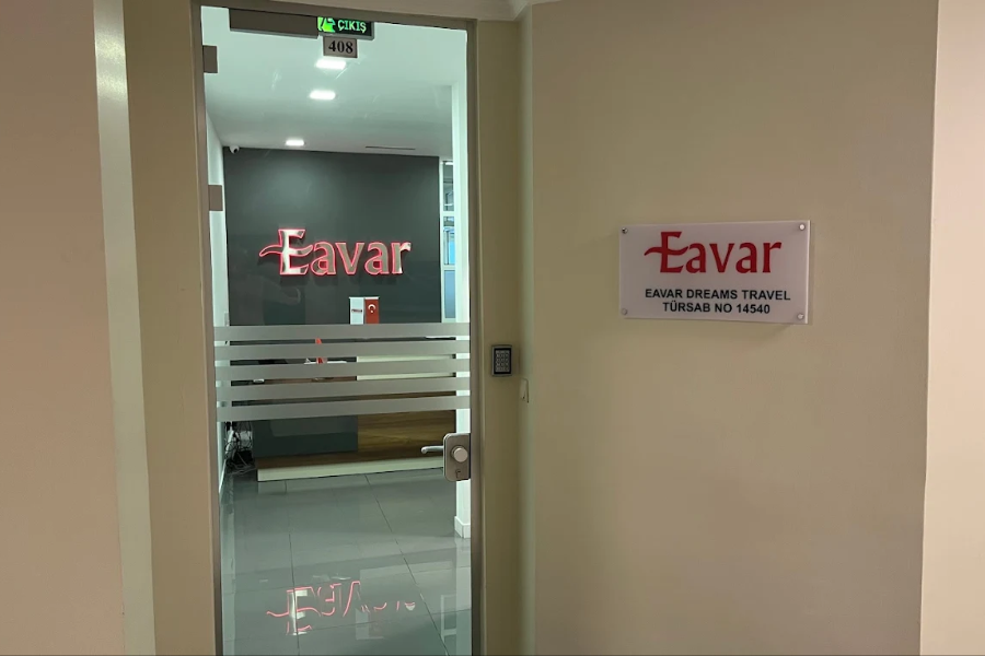 EAVAR DREAMS TRAVEL