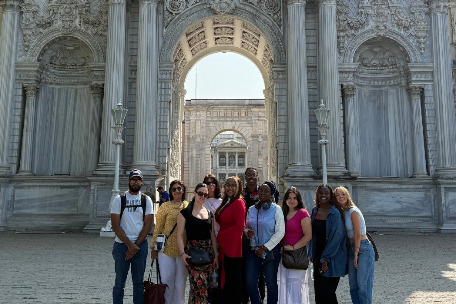Towson University students visiting Dolmabahçe in Istanbul