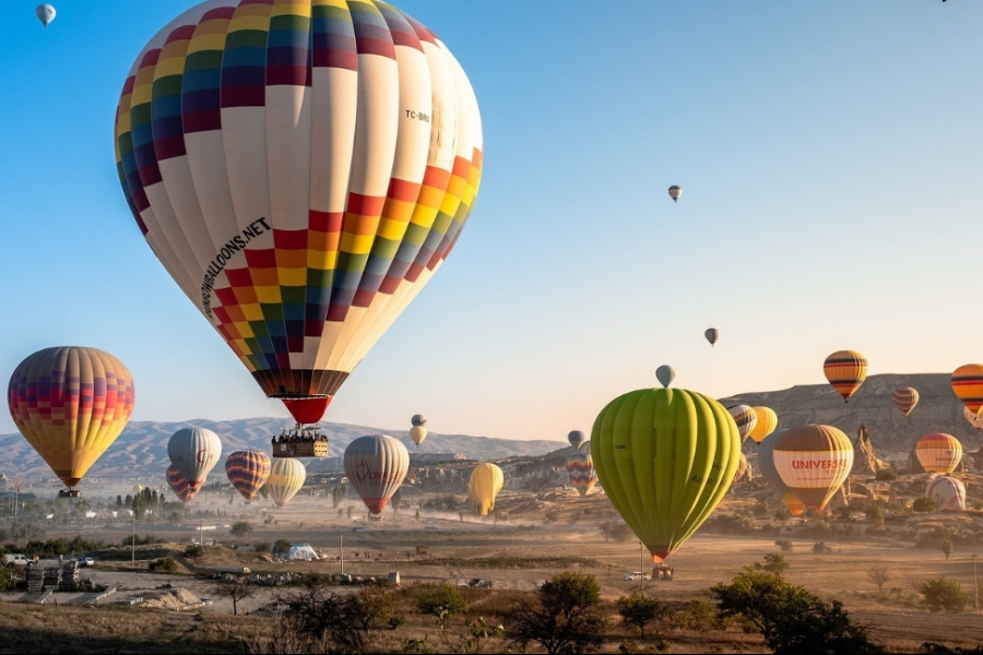 Hot a,r balloon in Capadocia