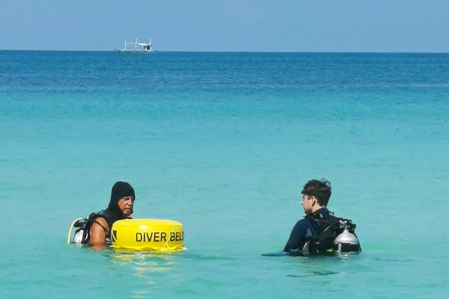 NEW WAVE DIVERS