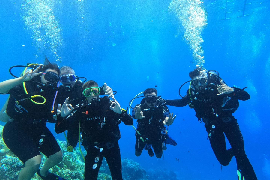 BIG BLUE DIVING CLUB