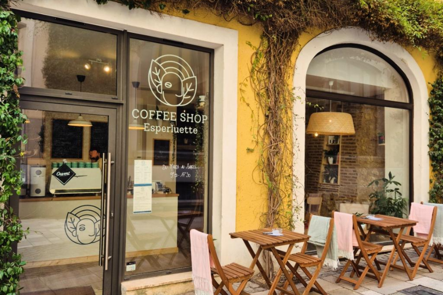 Terrasse Coffee Shop Esperluette