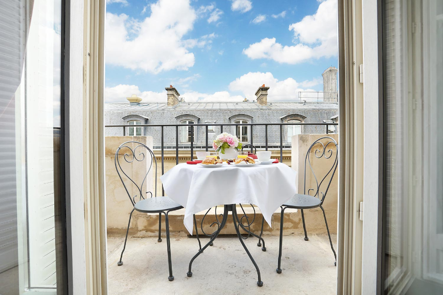 hotel trianon rive gauche paris breakfast with view - ©hotel trianon rive gauche paris
