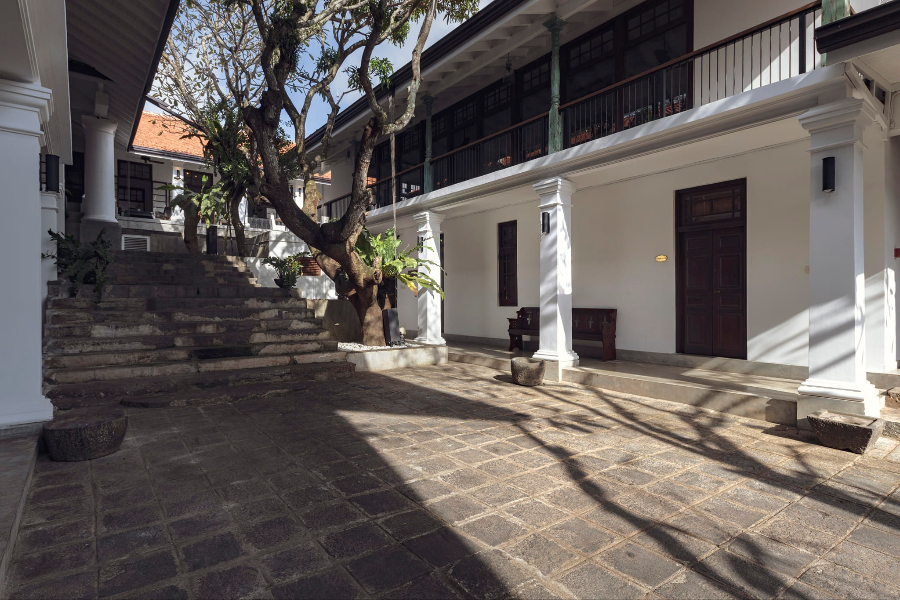 LA MAISON DE COLOMBO