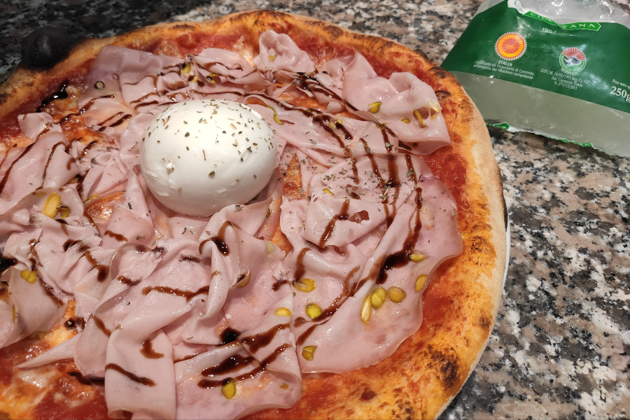 MEZZALUNA TRATTORIA