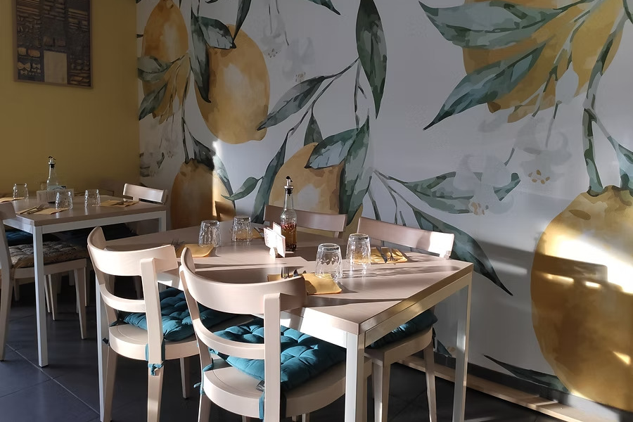 MEZZALUNA TRATTORIA