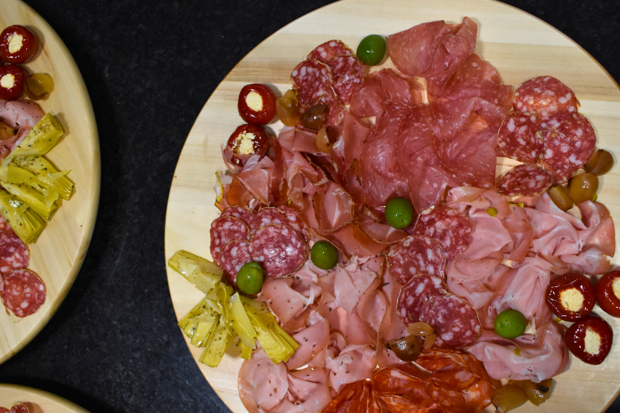 Plateau apéritif d'antipasti & charcuteries