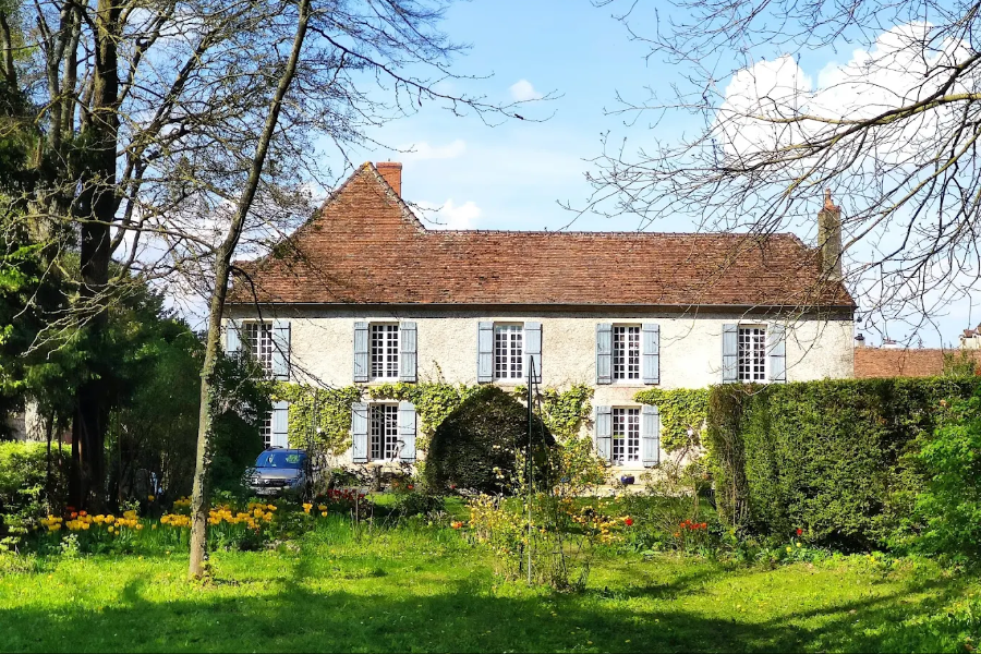 LE PETIT PARIS