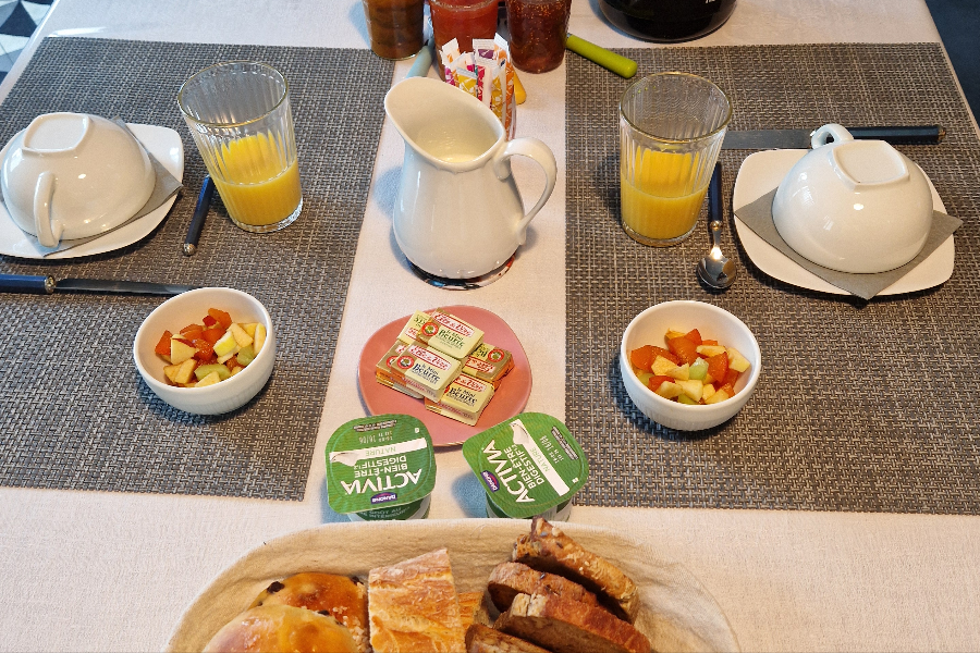 Petit-déjeuner maison inclus