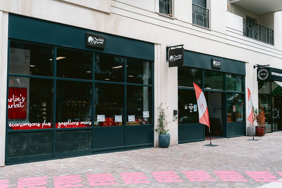 CHARLIE'S MARKET