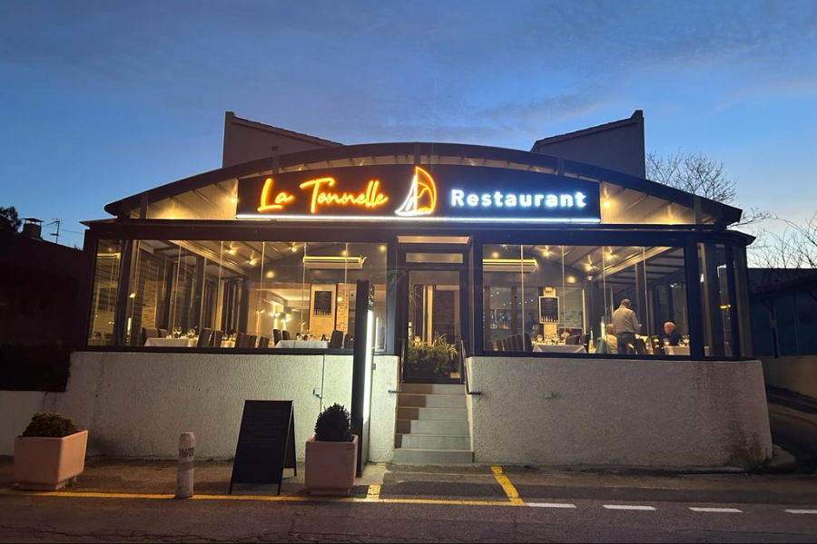 LA TONNELLE