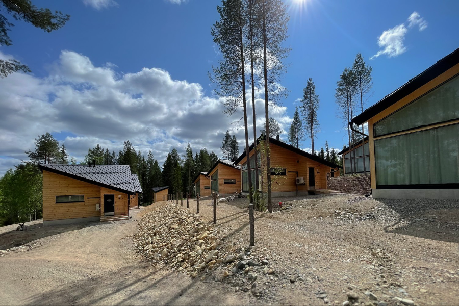 SUNDAY MORNING RESORT