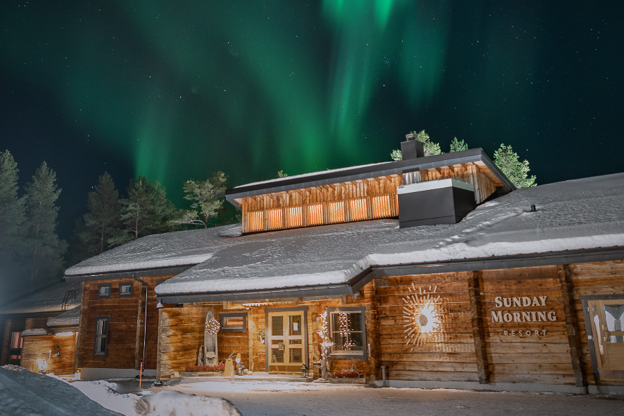 SUNDAY MORNING RESORT