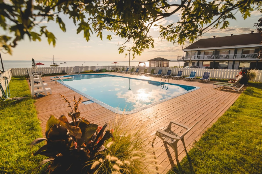 RIÔTEL CARLETON-SUR-MER