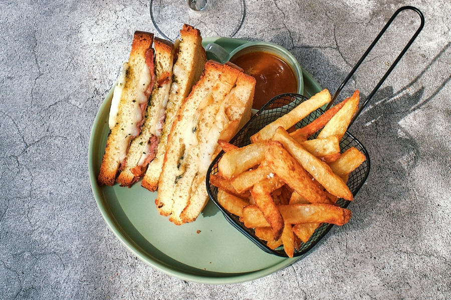 CROQUES ET SOUPES