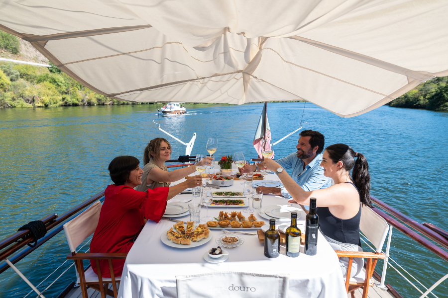 PIPADOURO - VINTAGE WINE TRAVEL