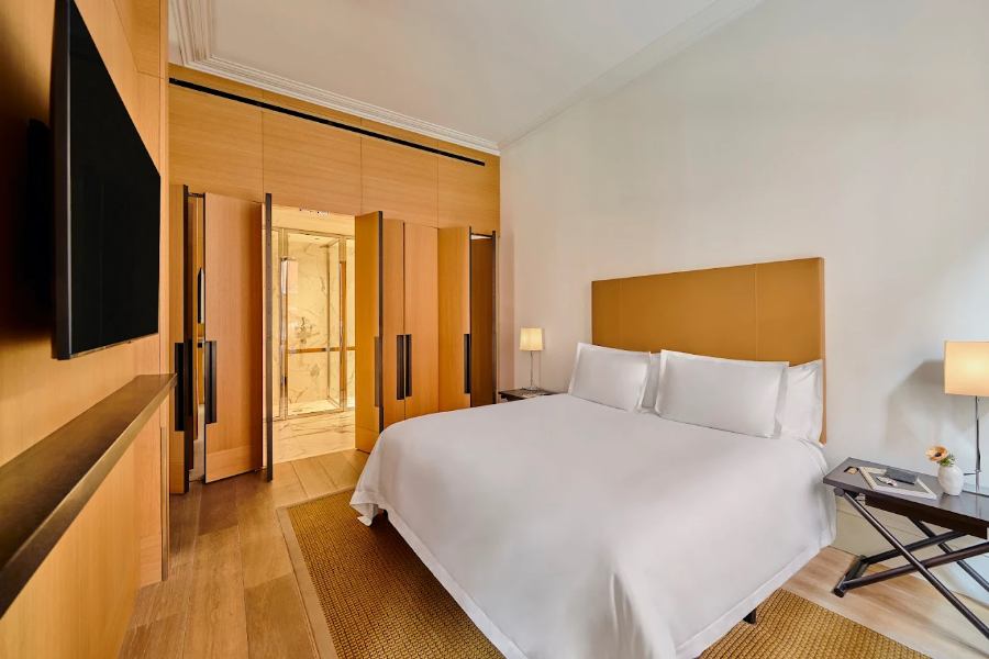 THE MERCER