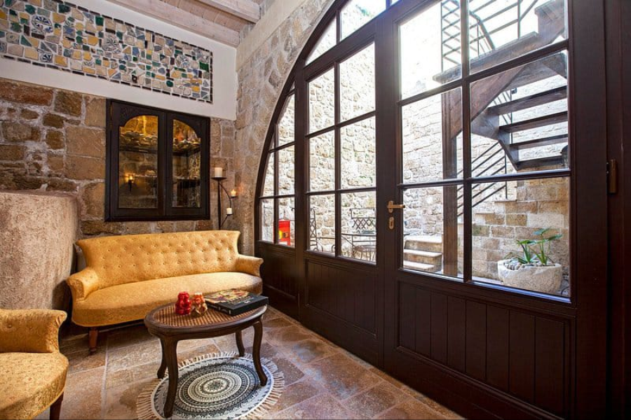 Porolithos boutique hotel