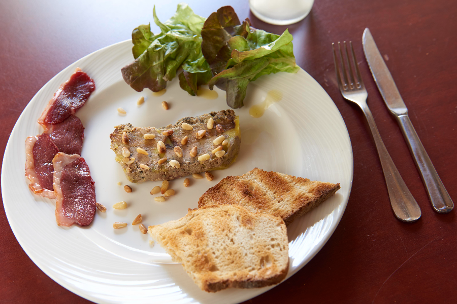 Restaurant Terroirs Tartine Place aux Herbes Uzès