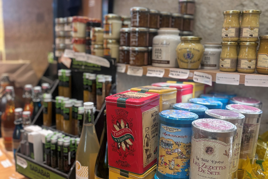 Terroirs boutique produits du terroir Place aux herbes Uzès