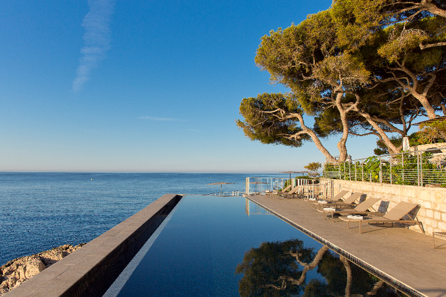 Infinity Pool - Hôtel les Roches Blanches Cassis - ©Hôtel les Roches Blanches Cassis