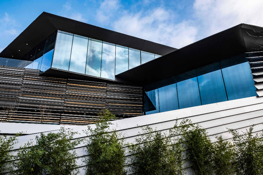 Façade du musée, nouveau bâtiment conçu par Kengo Kuma