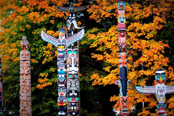 Totems du Stanley Park Vancouver - ©Shutterstock