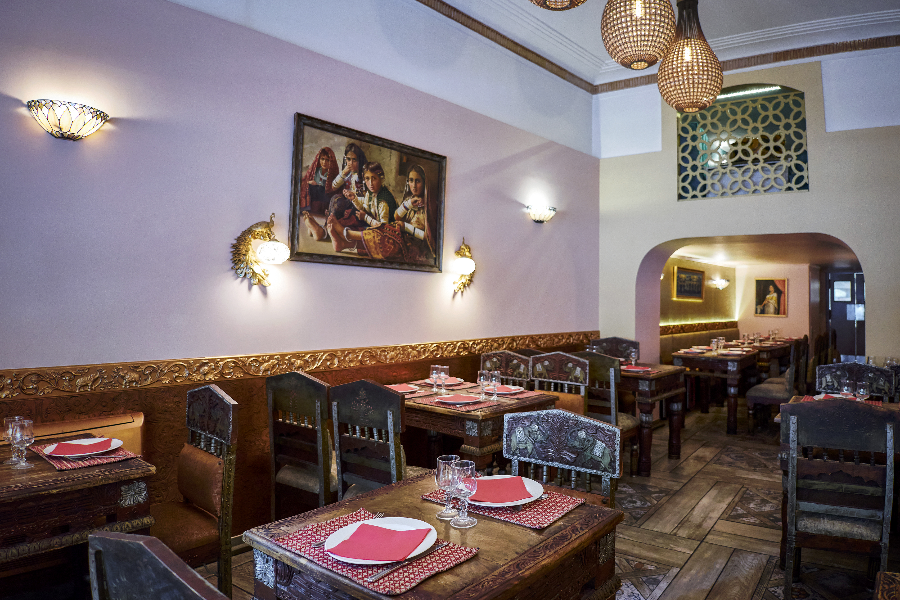 Salles du restaurant Indien Le Bombay - ©Emmanuel Spassoff