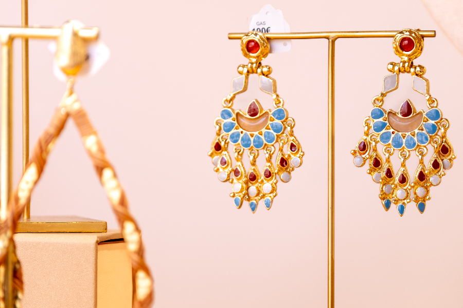 Boucle d’oreilles en gros plan