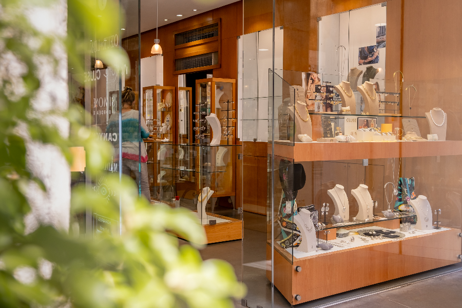 Intérieur du magasin de bijoux