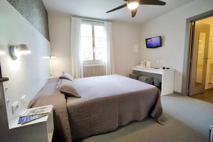 chambre double - ©HOTEL CLAIR COTTAGE