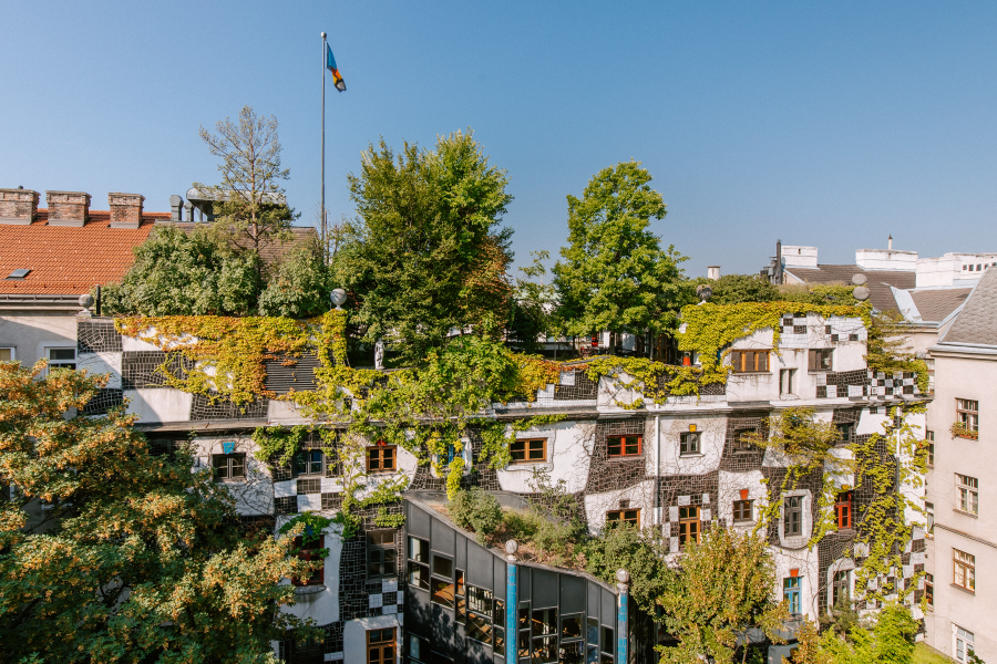 Facade and roof garden