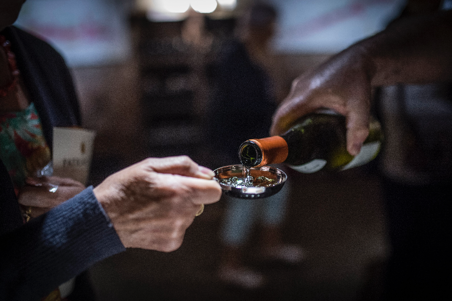 Dégustation au tastevin - ©Patriarche Père et Fils