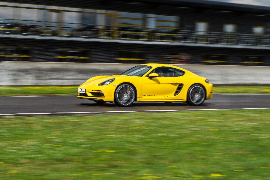 Porsche 718 Cayman S