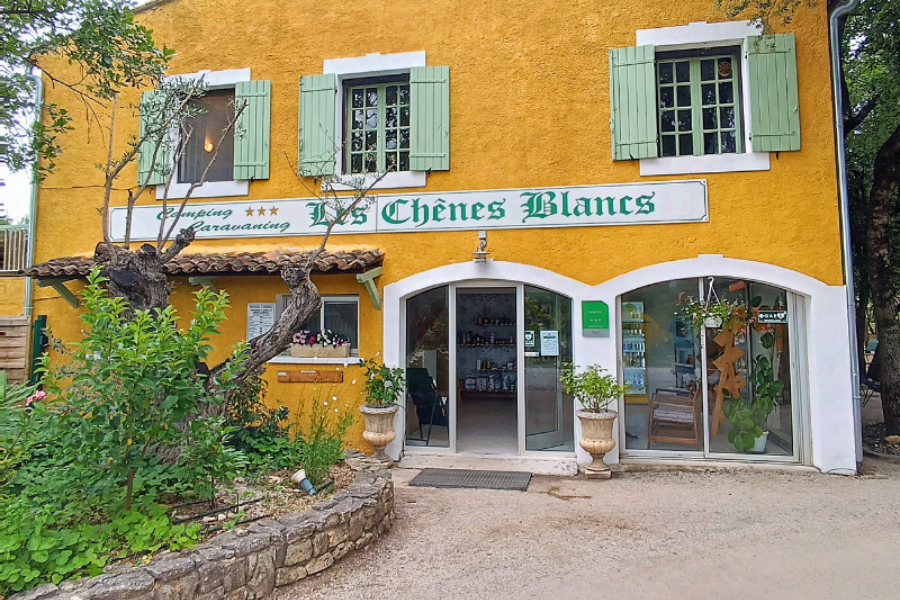 - - ©DOMAINE DES CHÊNES BLANCS