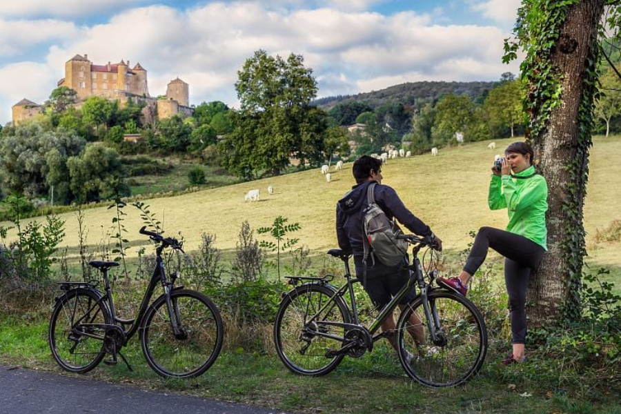 - - ©VELO TOURISME EN SAONE-ET-LOIRE