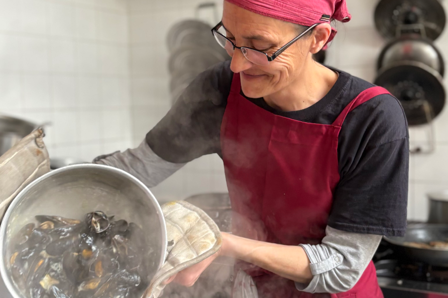 Christine vous prépare des Moules à la demande