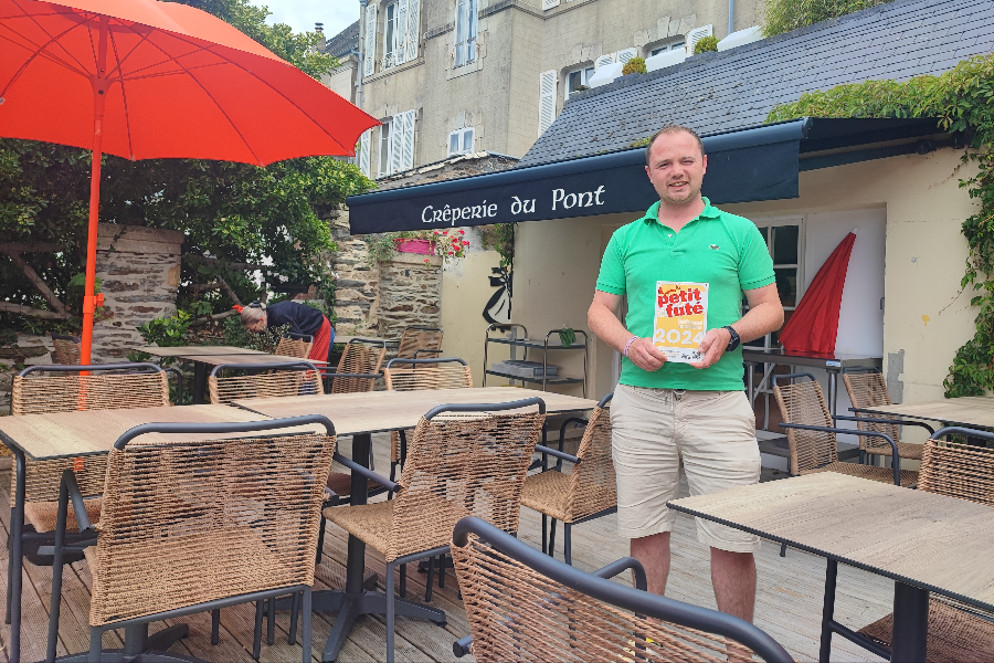 Jean-Marie Collin est à la tête de la Crêperie du Pont de Landerneau. - ©Enora Heurtebize